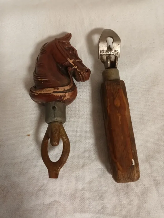 2 Abrebotellas Antiguos Caballo y Metal