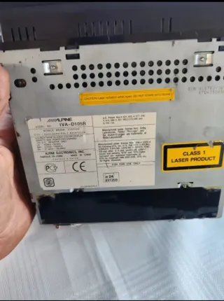 Radio Alpine IVA-Q105R