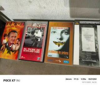 4 Películas VHS: Casino Royale, El Tigre de Scotla
