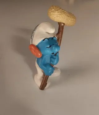 Pitufo con micrófono