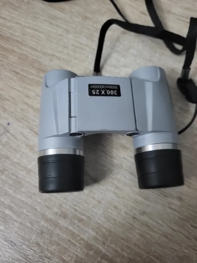 Prismáticos 300X25 con enfoque automático