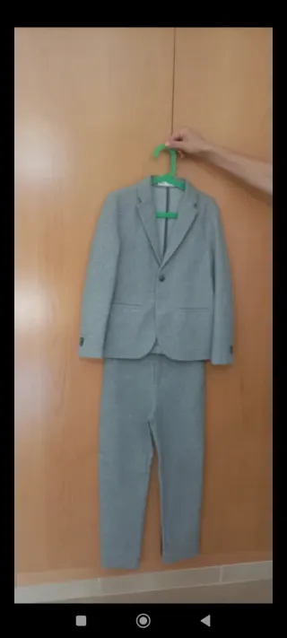 Traje de chaqueta gris para niño