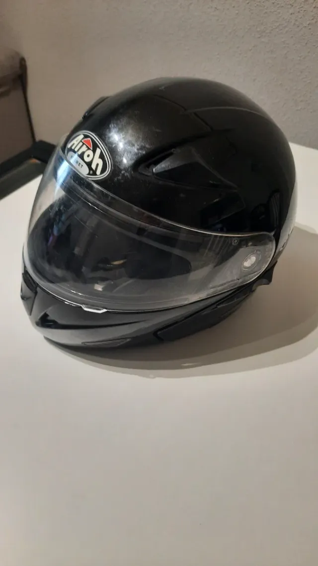 Casco de moto Airoh negro