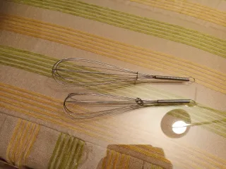 Set da cucina: pentole, mensole, paniere, ecc.