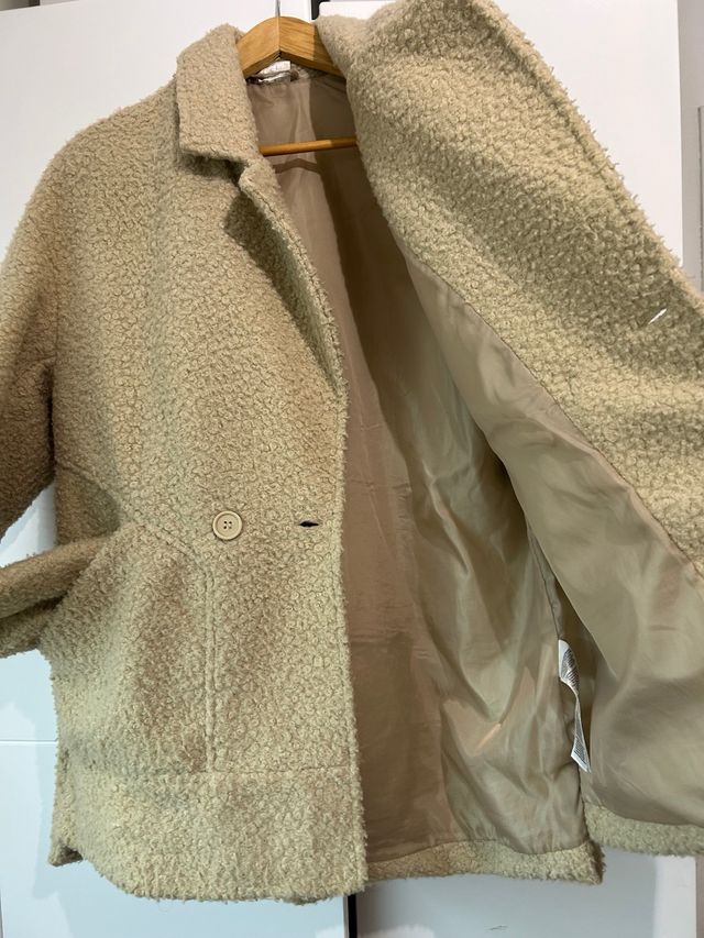 Chaqueta beige de borreguito