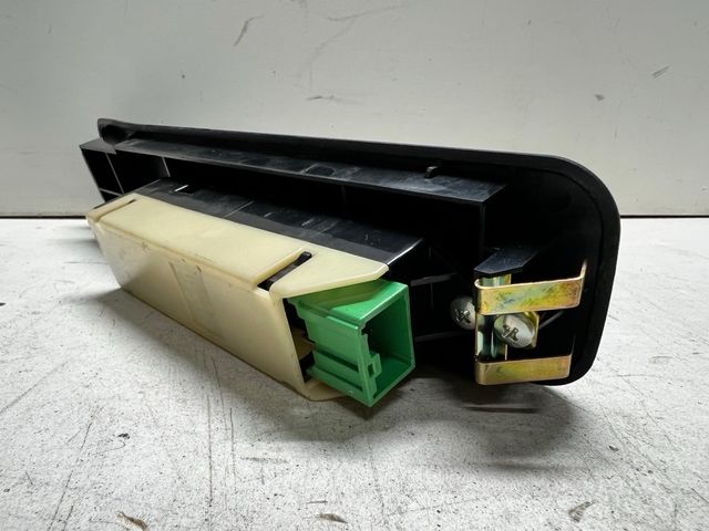 Mando Elevalunas Dcho Mitsubishi L200