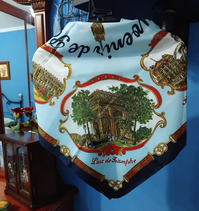 Pañuelo Roger L. souvenir París