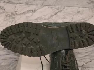 Scarpe stringate vernice verde