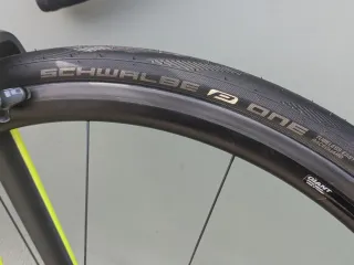 Bicicleta Giant Pro 1 Adv Carbono