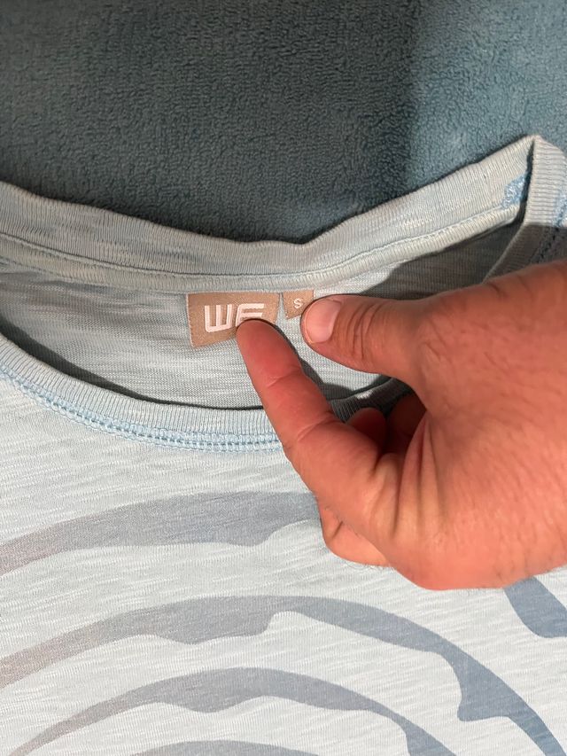 Camiseta azul claro efecto aguas