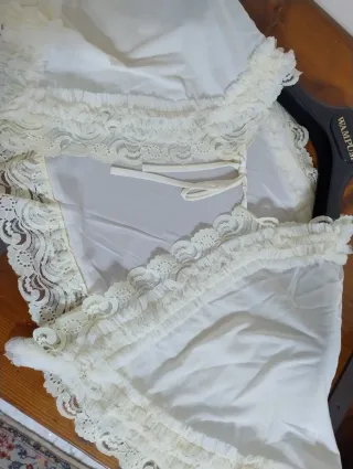 Accessorio  pettinatoio della nonna mai usato.