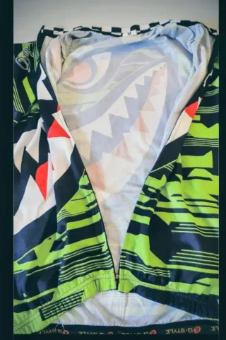 Camiseta Ciclismo Tiburón Verde y Negro