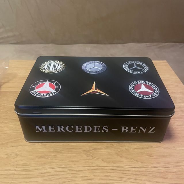 Caja Metálica Mercedes-Benz