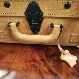 Valigia vintage retrò in cuoio