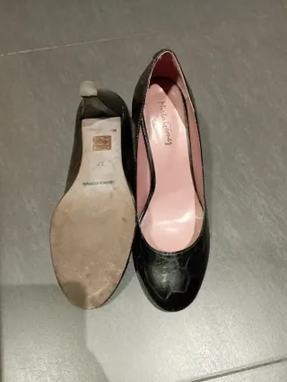 Zapatos de tacón Mirta Gómez negros