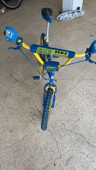 Bicicleta BMX Azul y Amarilla
