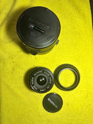 Olympus Zuiko 28mm f/3.5 + Custodia