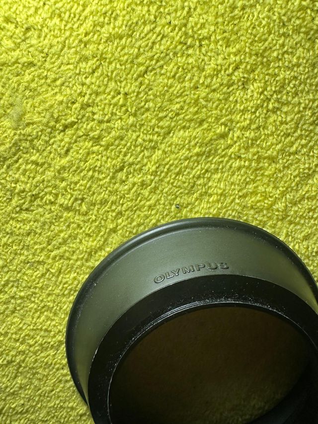 Olympus Zuiko 28mm f/3.5 + Custodia