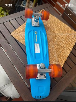 Skate azul penny board