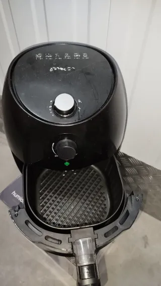 Freidora de aire negra