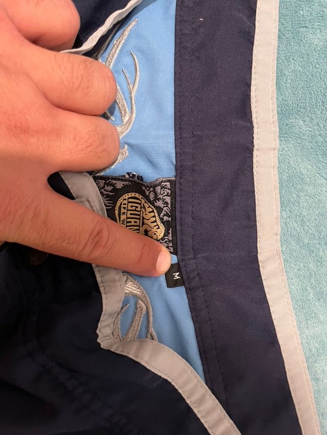 Pantalón corto Iguana azul marino y celeste