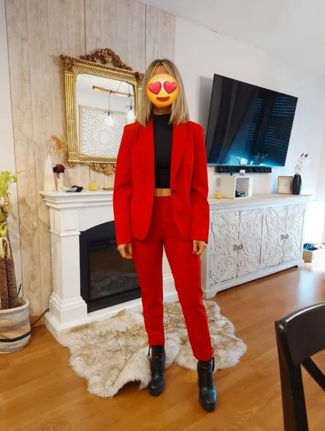 Traje Zara Rojo