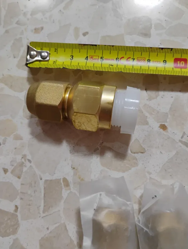 3 ud. Racor Compresión Macho Hembra Latón.