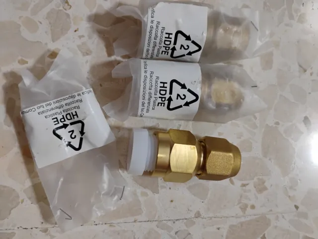 3 ud. Racor Compresión Macho Hembra Latón.