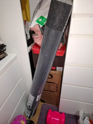 Alfombra gris sin estrenar