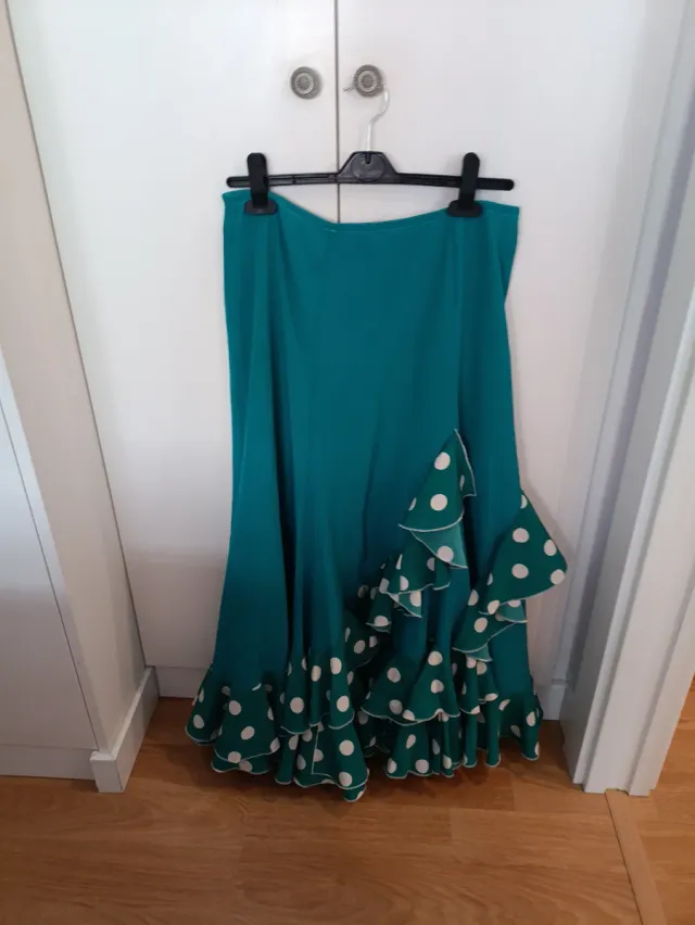 Falda flamenca con lunares