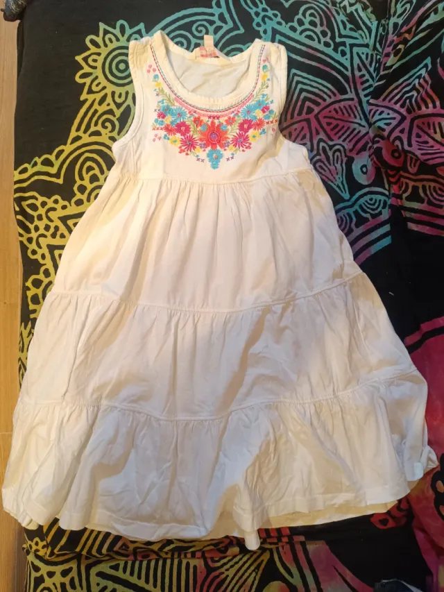 Vestido blanco niña bordado 5-6 años