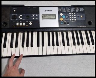Teclado Yamaha PSR-E223