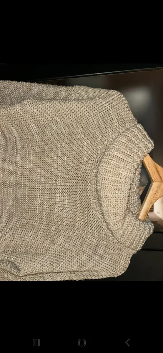 Jersey Stradivarius cuello alto beige talla M