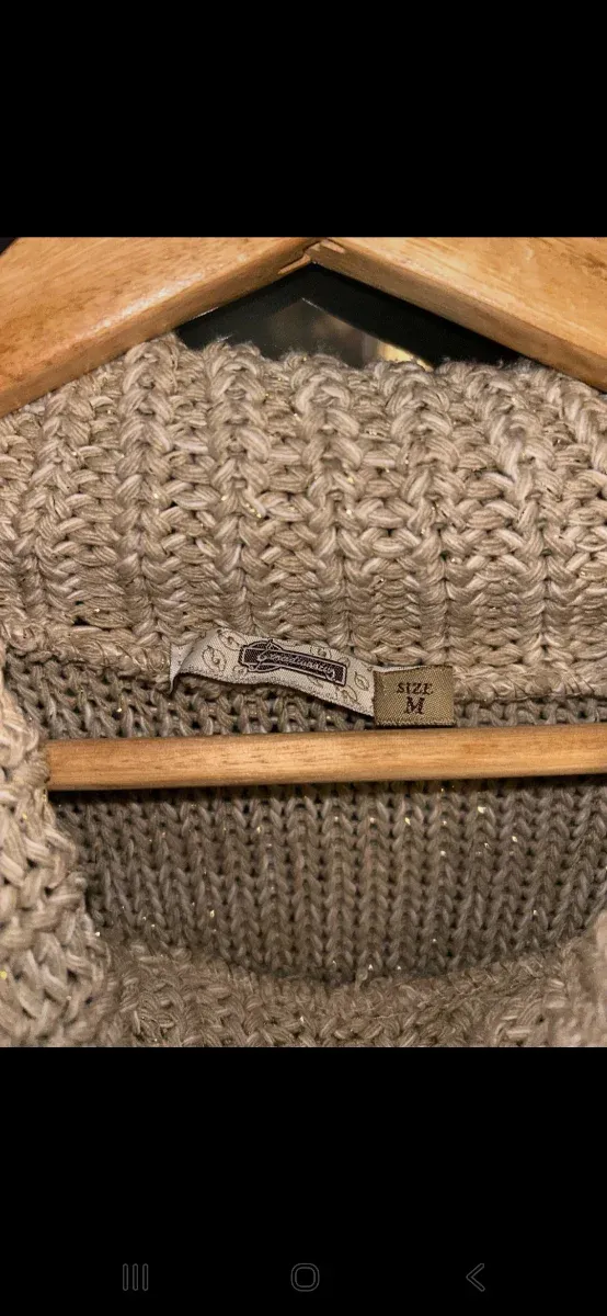 Jersey Stradivarius cuello alto beige talla M