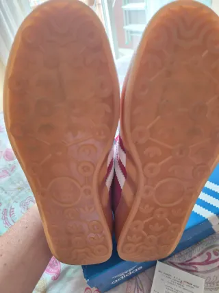 Zapatillas Adidas Gazelle Talla 40 Rojas