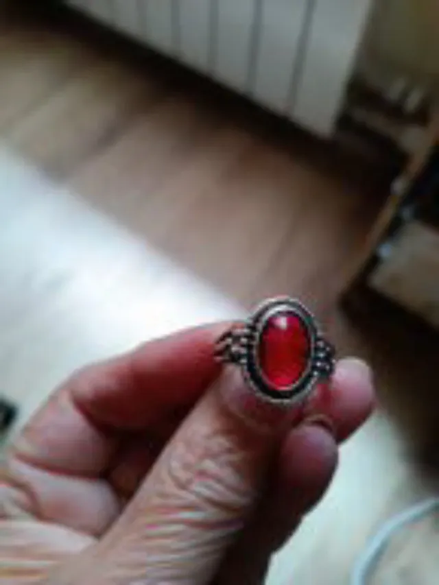 Anillo vintage piedra roja plata