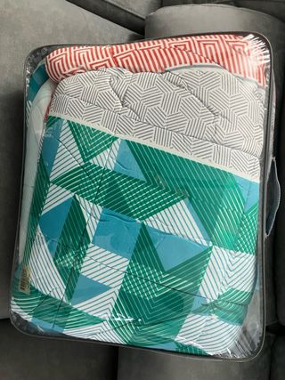 Colcha invierno para cama de  90. Nueva, sin uso