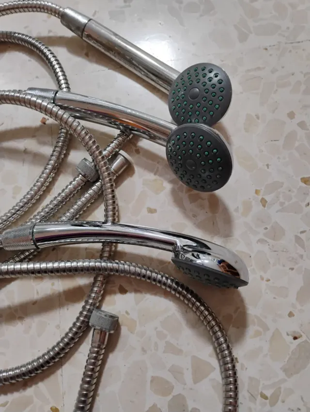 Lote 3 alcachofas y flexos ducha