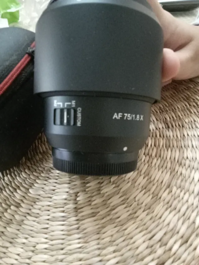 Objetivo Samyang AF 75mm f/1.8 X