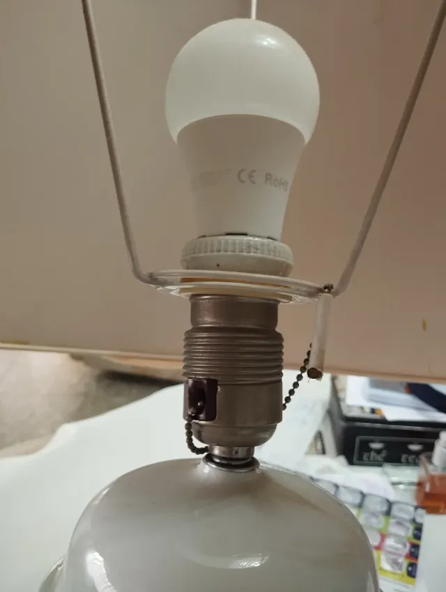 Pie de lámpara porcelana y madera