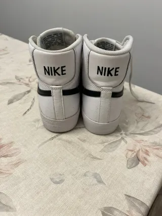 Nike Blazer Mid '77 Bambas Blancas