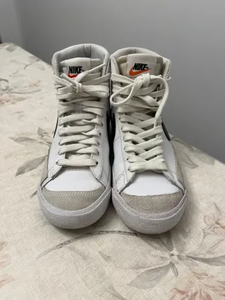 Nike Blazer Mid '77 Bambas Blancas