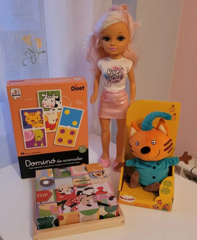 Lote Juguetes: Muñeca Nancy, Peluche y Dominó