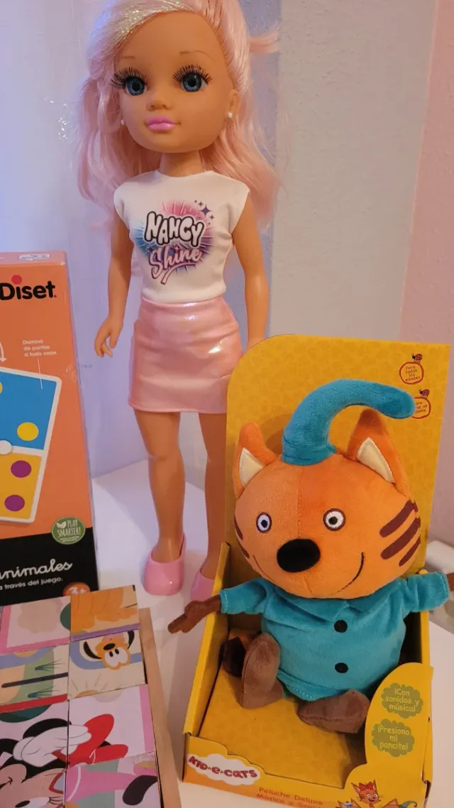 Lote Juguetes: Muñeca Nancy, Peluche y Dominó
