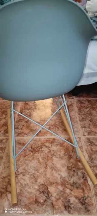 Silla balancín Elmes. Muy comoda. Y anchita.