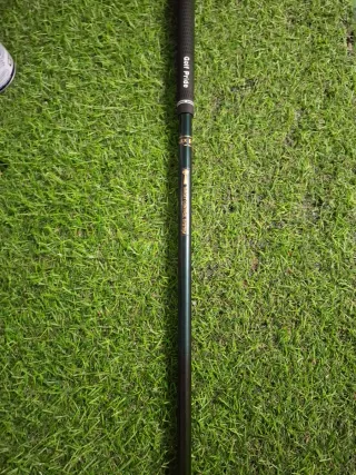 Hierro 9 Golf Yonex