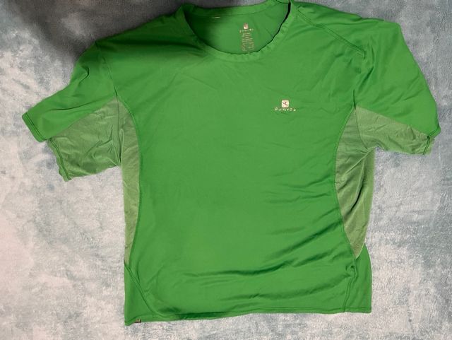 Camiseta técnica Quechua verde ventilación