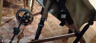 Cochecito bebé. Le falta el cestito de abajo.