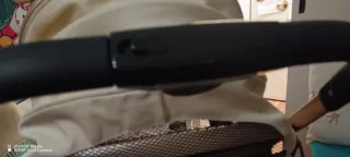 Cochecito bebé. Le falta el cestito de abajo.