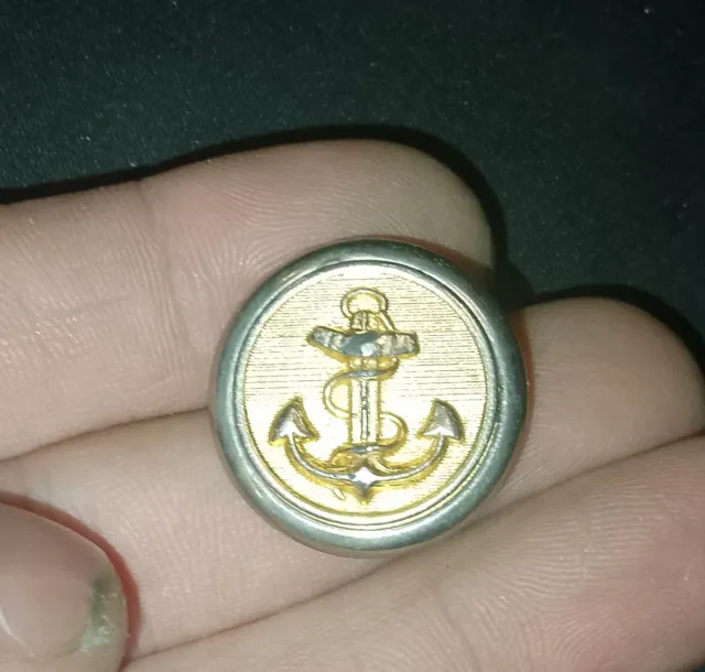 Botón militar antiguo ancla dorada